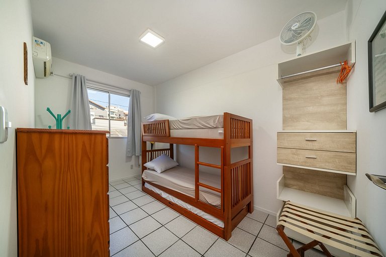 012SR - Apartamento com Vista para o Mar, 03 dorms, para até