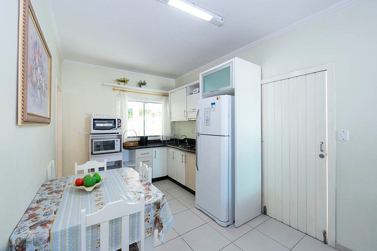 026D - Linda casa de 3 dormitórios para até 8 pessoas próxim