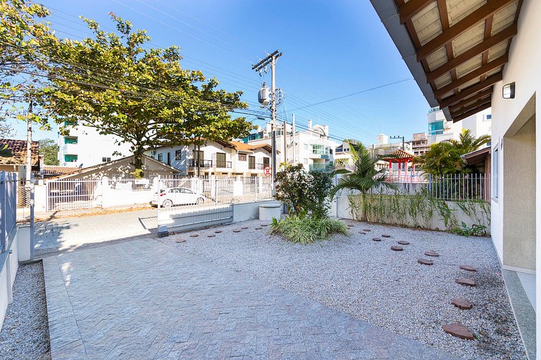 026D - Linda casa de 3 dormitórios para até 8 pessoas próxim