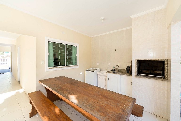 026D - Linda casa de 3 dormitórios para até 8 pessoas próxim