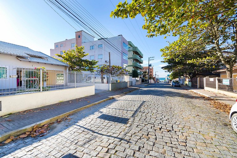 026D - Linda casa de 3 dormitórios para até 8 pessoas próxim
