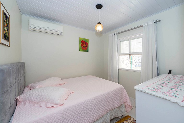 035B - Linda Casa de 3 dormitórios para 8 pessoas, próxima a