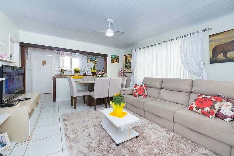 035B - Linda Casa de 3 dormitórios para 8 pessoas, próxima a