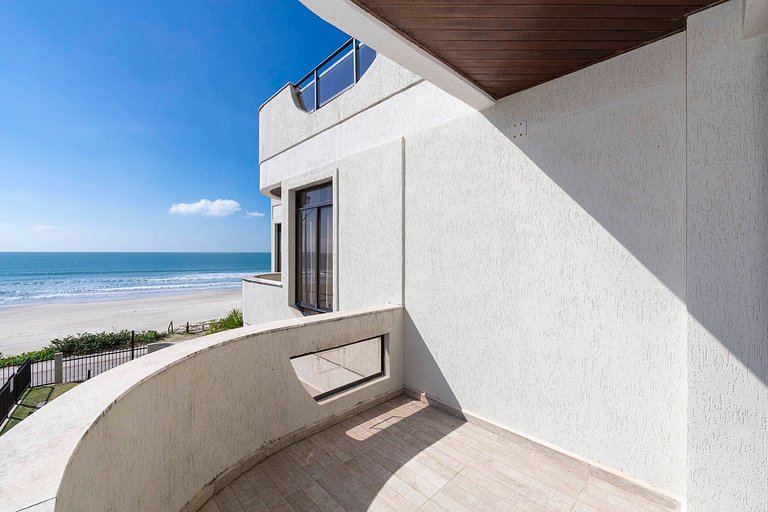 103BS - Triplex com Piscina Frente para o Mar em Bombinhas S