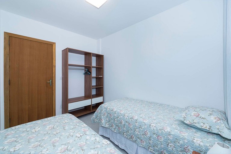 13B - Apartamento com Vista ao Mar para até 06 pessoas na av