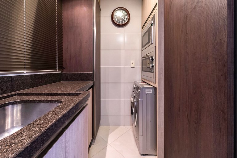 102RG - Apartamento Alto Padrão 2 Dormitórios em Bombinhas -