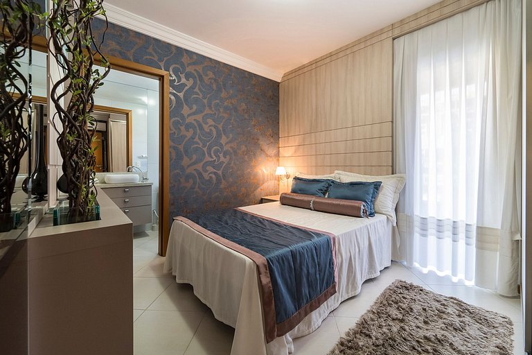 102RG - Apartamento Alto Padrão 2 Dormitórios em Bombinhas -