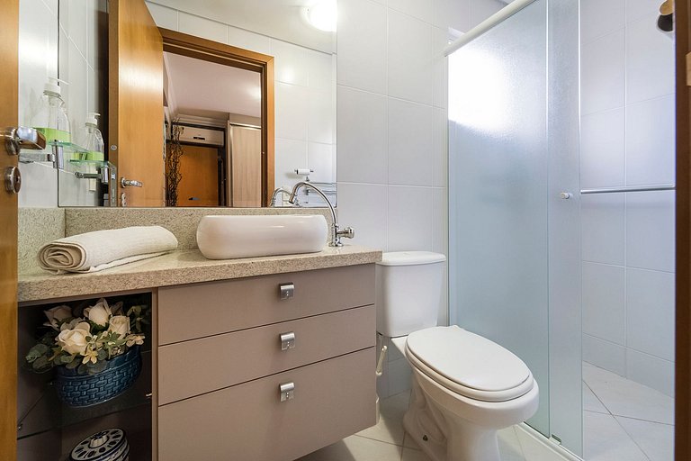 102RG - Apartamento Alto Padrão 2 Dormitórios em Bombinhas -