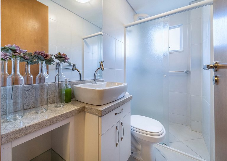 102RG - Apartamento Alto Padrão 2 Dormitórios em Bombinhas -