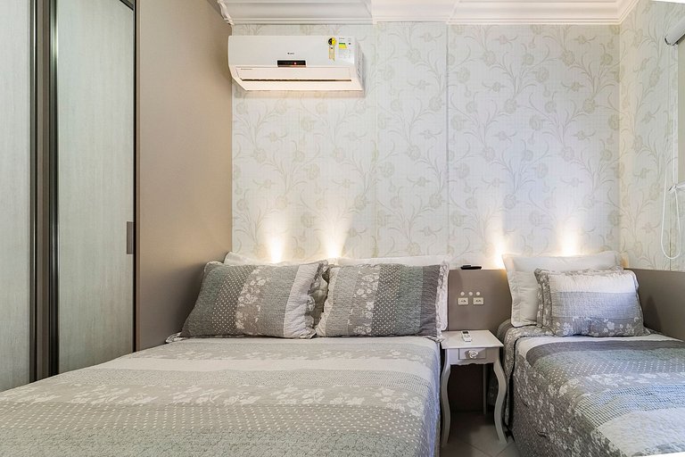 102RG - Apartamento Alto Padrão 2 Dormitórios em Bombinhas -