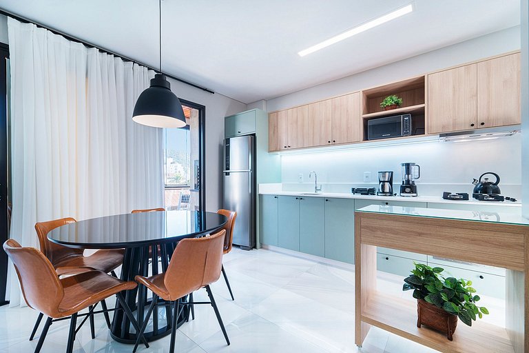 101VIE - Luxuoso apartamento 02 suítes para até 05 pessoas e
