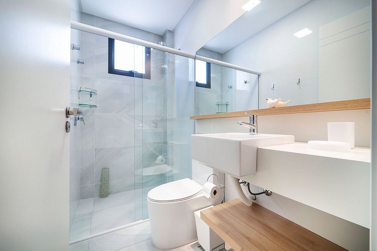 101VIE - Luxuoso apartamento 02 suítes para até 05 pessoas e