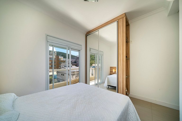204M - Maravilhoso apartamento poucos metros do mar na praia