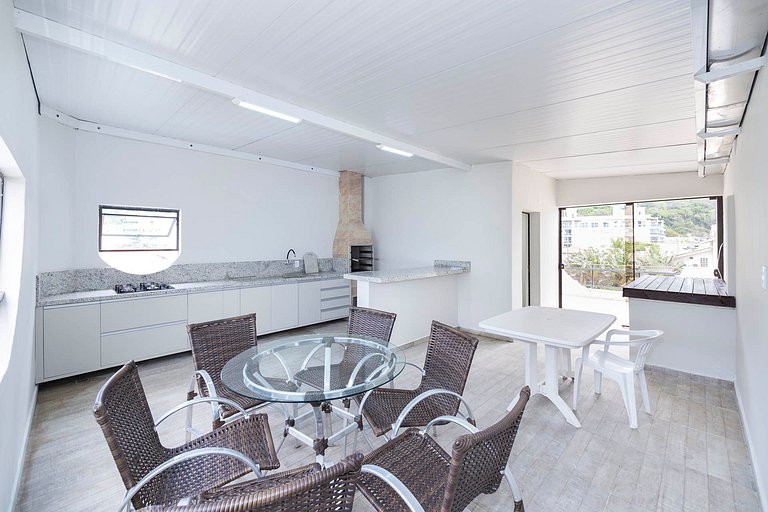 103BS - Triplex com Piscina Frente para o Mar em Bombinhas S