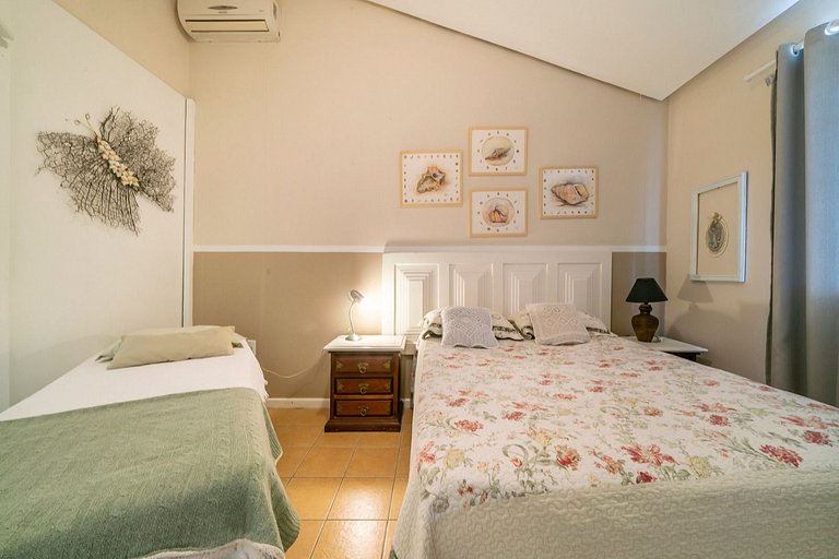 V455 - Casa à Venda 3 quartos no centro de BombinhasCasa à V