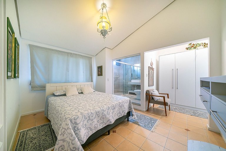 V455 - Casa à Venda 3 quartos no centro de BombinhasCasa à V