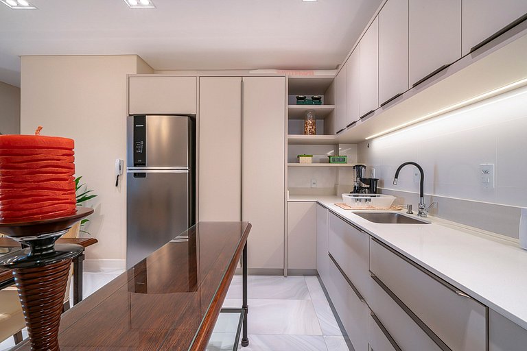 303VIE - Luxuoso apartamento 2 suítes, 2 vagas de garagem pa