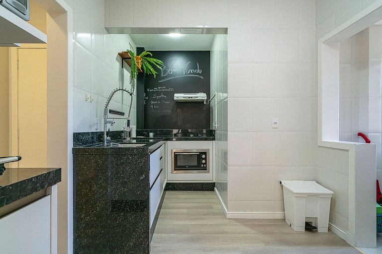 201RL - Apartamento 03 quartos, à poucos metros da Praia de