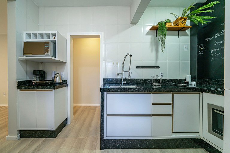 201RL - Apartamento 03 quartos, à poucos metros da Praia de