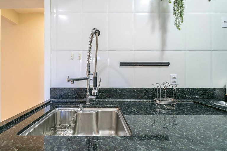 201RL - Apartamento 03 quartos, à poucos metros da Praia de