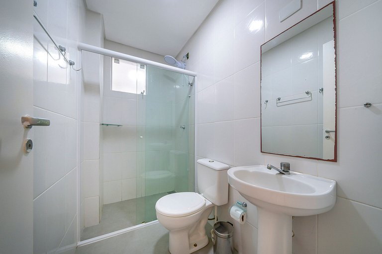 201RL - Apartamento 03 quartos, à poucos metros da Praia de