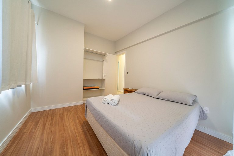 201RL - Apartamento 03 quartos, à poucos metros da Praia de