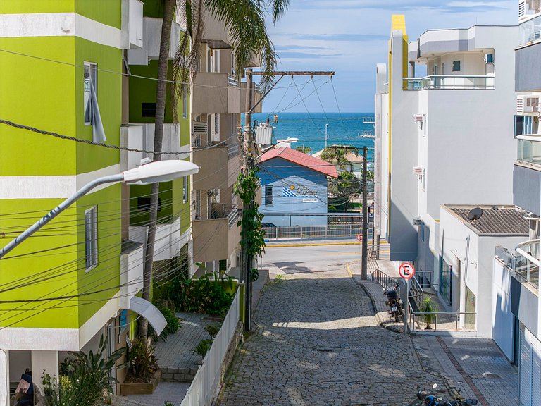 201RL - Apartamento 03 quartos, à poucos metros da Praia de