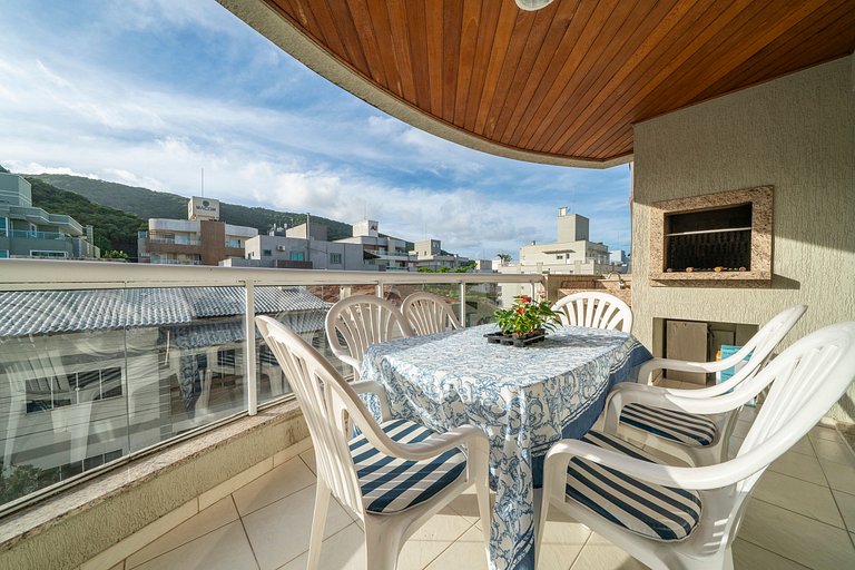 203M - Lindo apartamento a poucos metros do mar em Bombas
