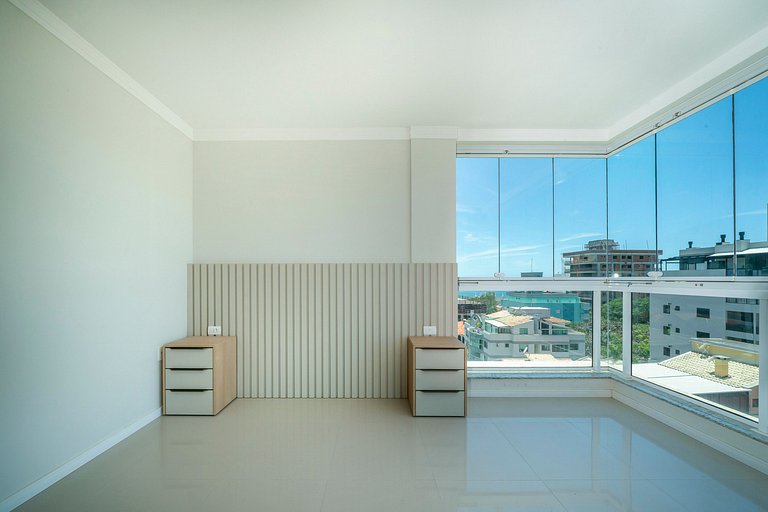 Cobertura 3 suítes com vista a 150 metros da praia de Bombas