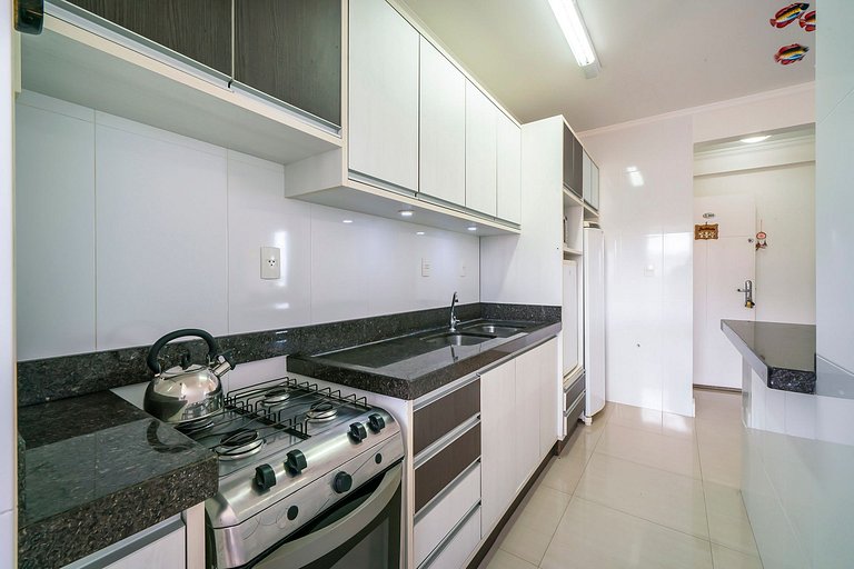 Apartamento de 3 dormitórios 90 metros da Praia de Bombas/SC